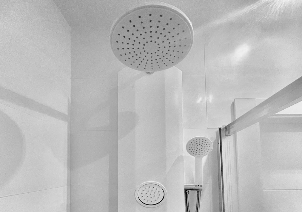 Lovely Studio At The City Heart! Малага Екстериор снимка